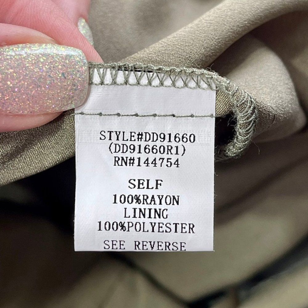 Davi & Dani Sage Green Lace Tiered Maxi Dress Small - Picture 10 of 10